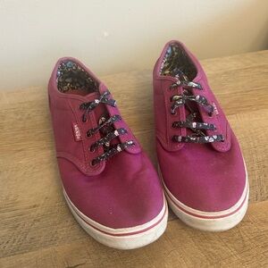 VANS shoes women Sz 8 Magenta Purple Sneakers, Floral Inner‎ Fabric & Strings